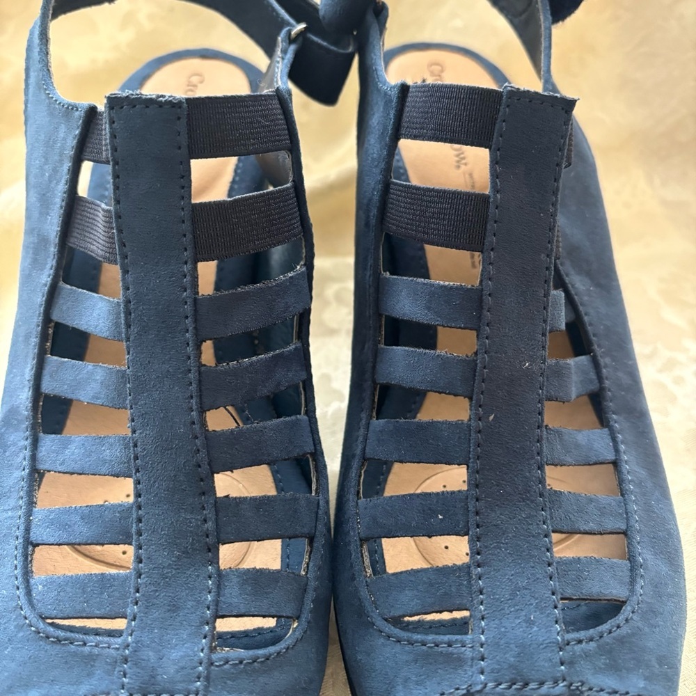 NWOT Croft & Barrow Shay Ortholite Navy Blue Caged Heels, Size 9.5 - Picture 6 of 15